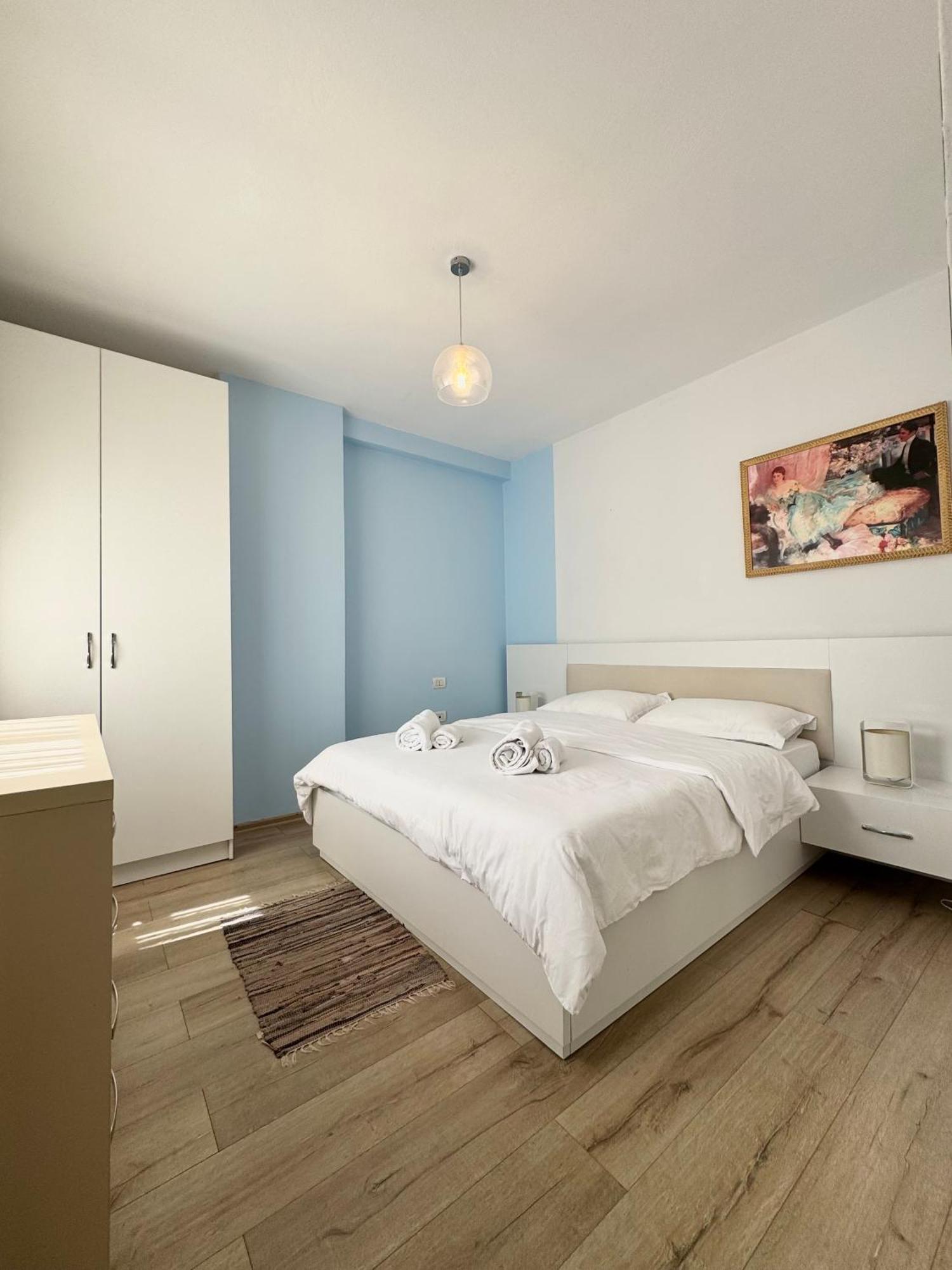 Apartment In The New Bazaar Of Tirana - Hana Blu Екстериор снимка